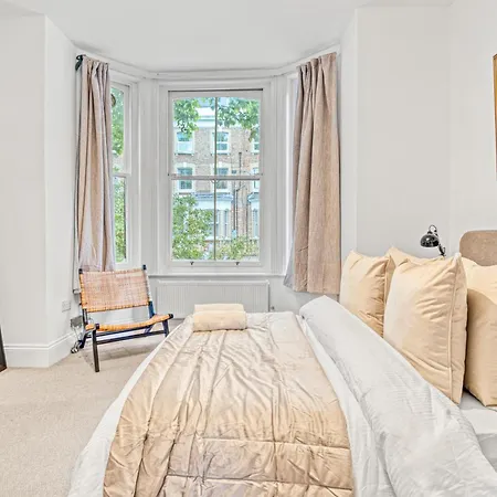 Boutique Stylish 1 Bedroom Apartment - Sleeps 4